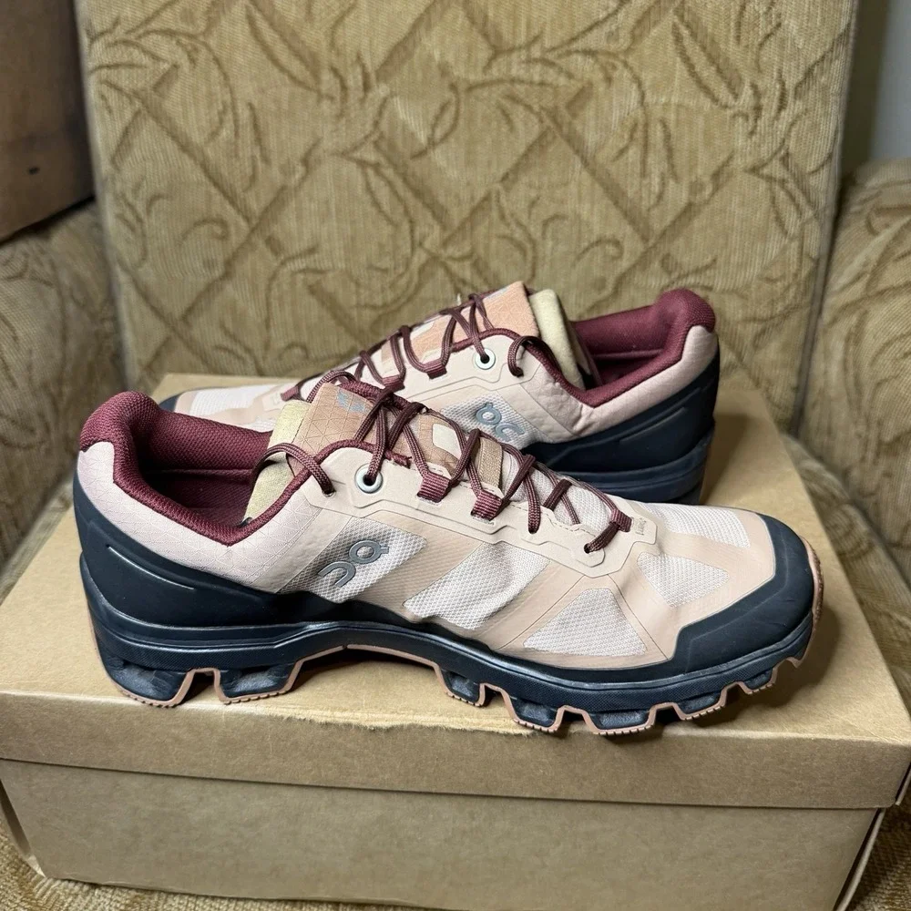 ON Women's Cloudventure Waterproof Running Shoes, Size 9.5 Medium US